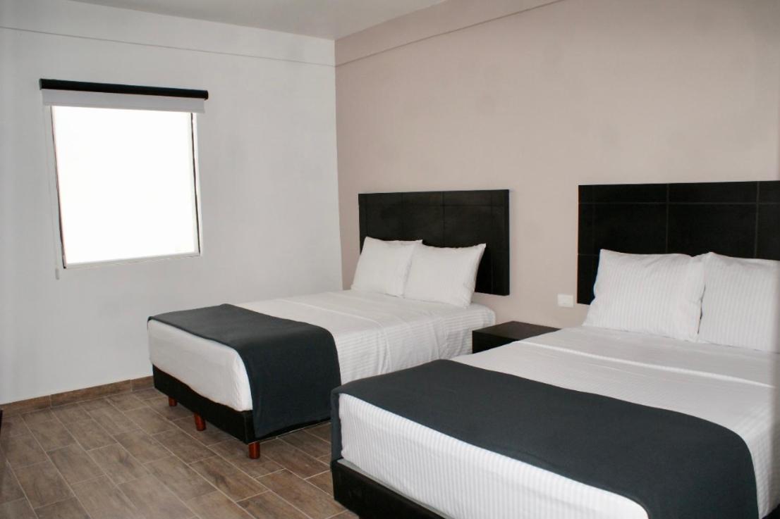 Hotel Capital Frontera Monclova Kültér fotó